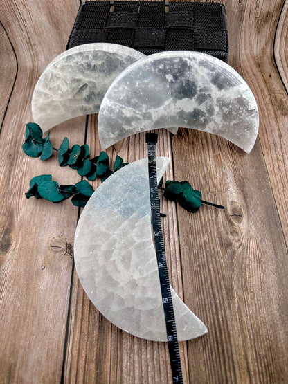 Raw Selenite crescent Moon plate crystal charging plate for gemstones wedding gift jewelry candle holder decor key plate entry way teacher