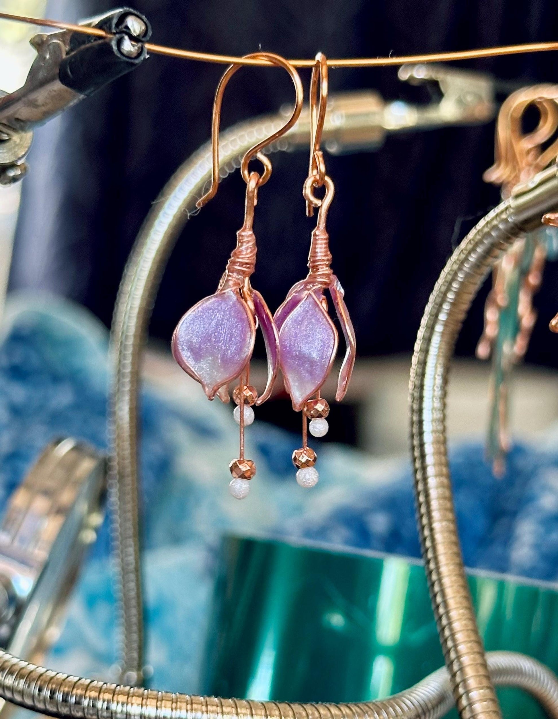 Custom Handmade Copper wire and epoxy resin drop flower dangle earrings jewelry gift glass tear drop bead delicate garden hematite bead gem