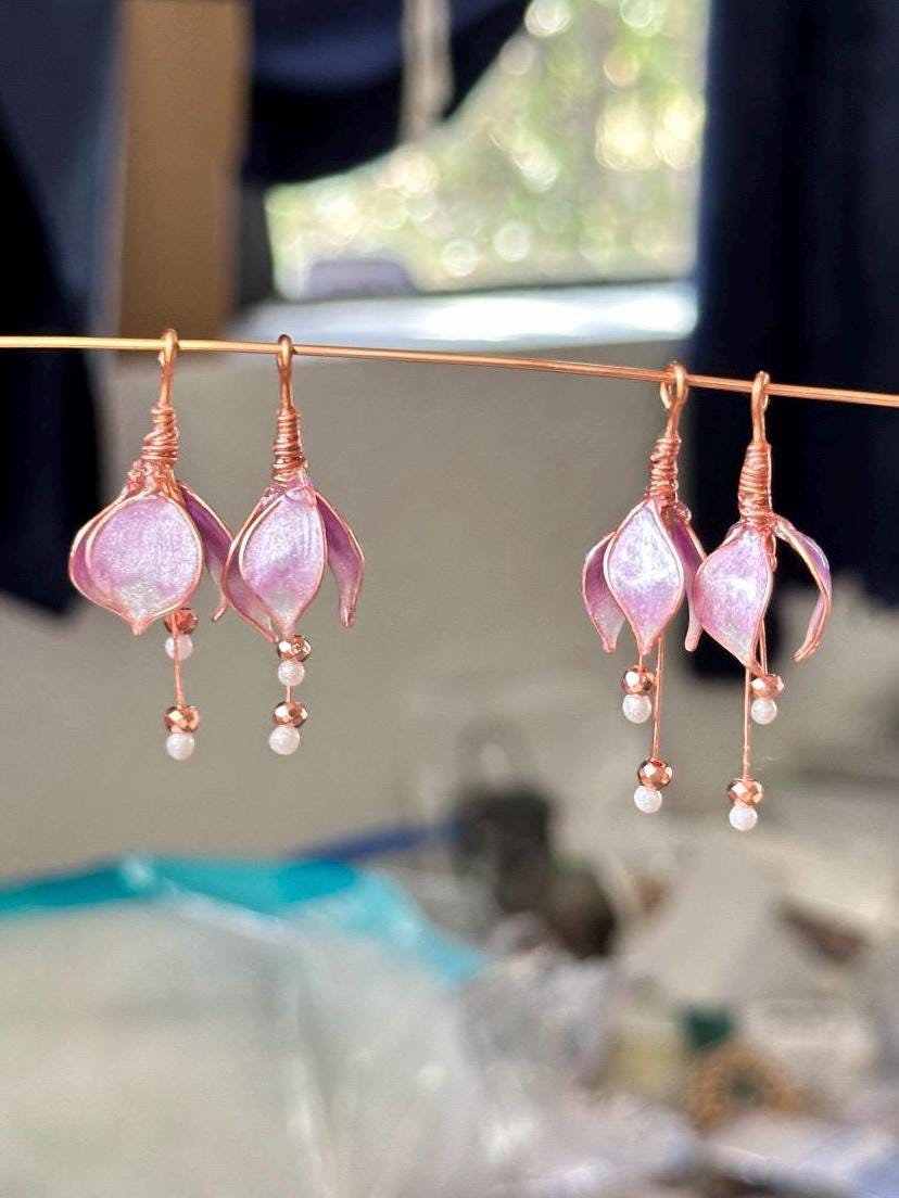 Custom Handmade Copper wire and epoxy resin drop flower dangle earrings jewelry gift glass tear drop bead delicate garden hematite bead gem