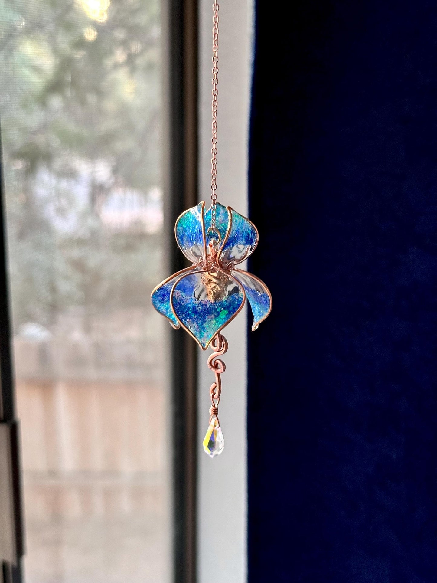 Rear view mirror Blue Ombre car Window sun catcher mini Copper wire and epoxy Iris flower dangle crystal rainbow prisms gift teacher ocean