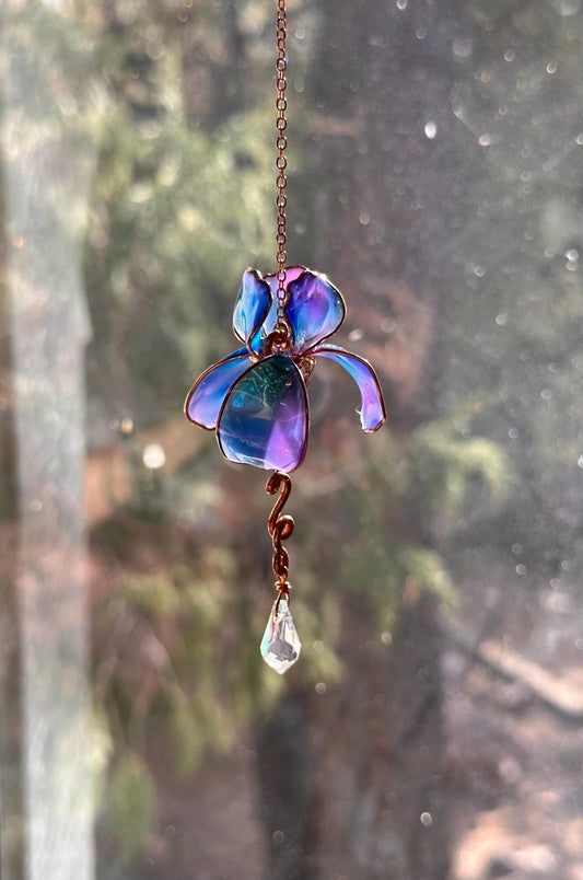 Window sun catcher mini Rear view Mirror Copper wire and epoxy Iris flower dangle charm crystal rainbow prisms gift 2 tone color pink & blue