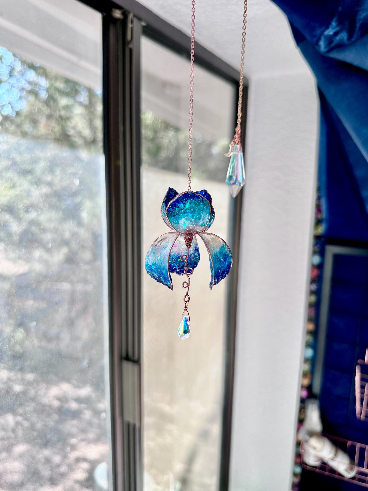 Rear view mirror Ocean Blue Ombre car Window sun catcher mini Copper wire and epoxy Iris flower dangle crystal rainbow prisms gift teacher