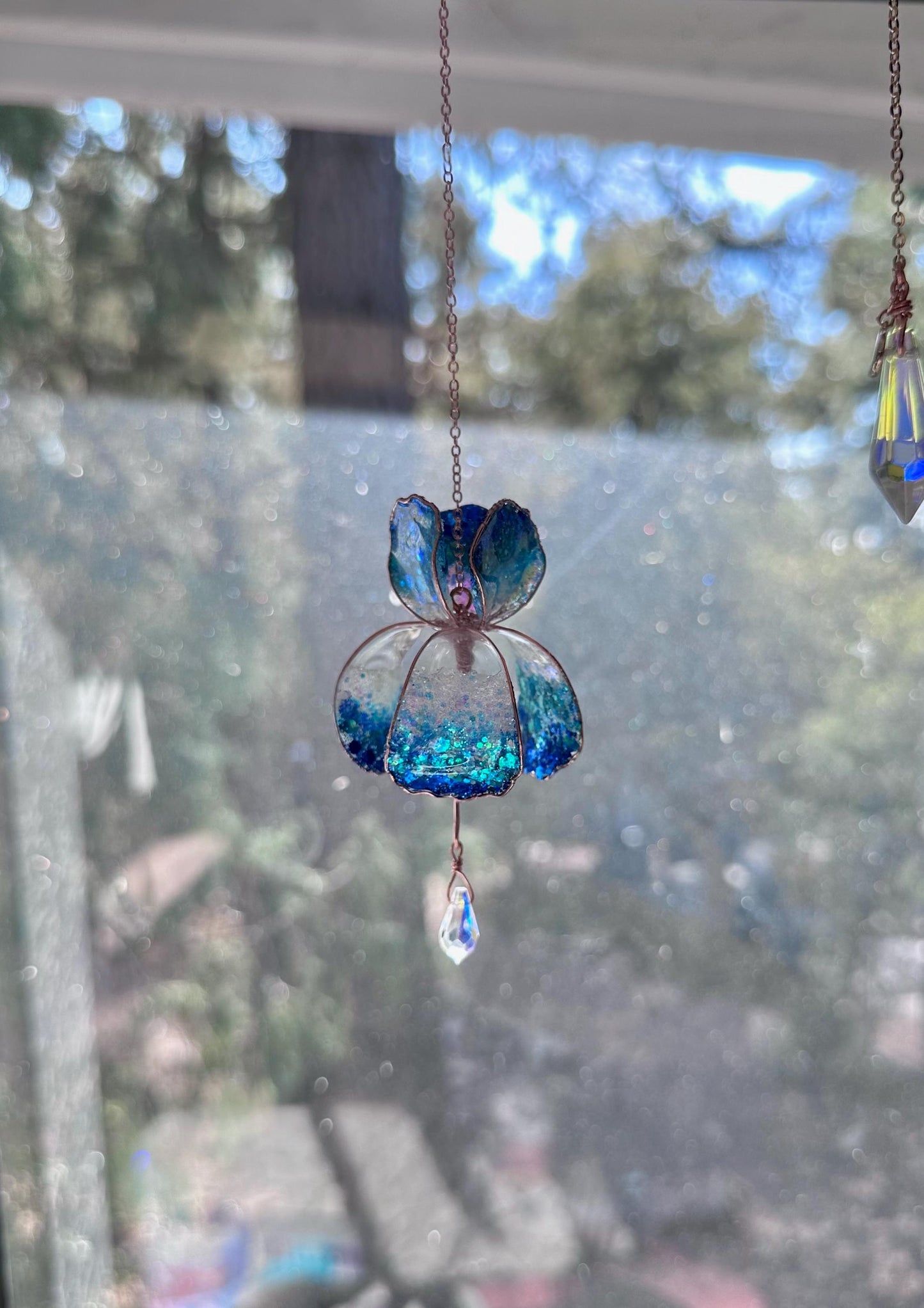 Rear view mirror Ocean Blue Ombre car Window sun catcher mini Copper wire and epoxy Iris flower dangle crystal rainbow prisms gift teacher