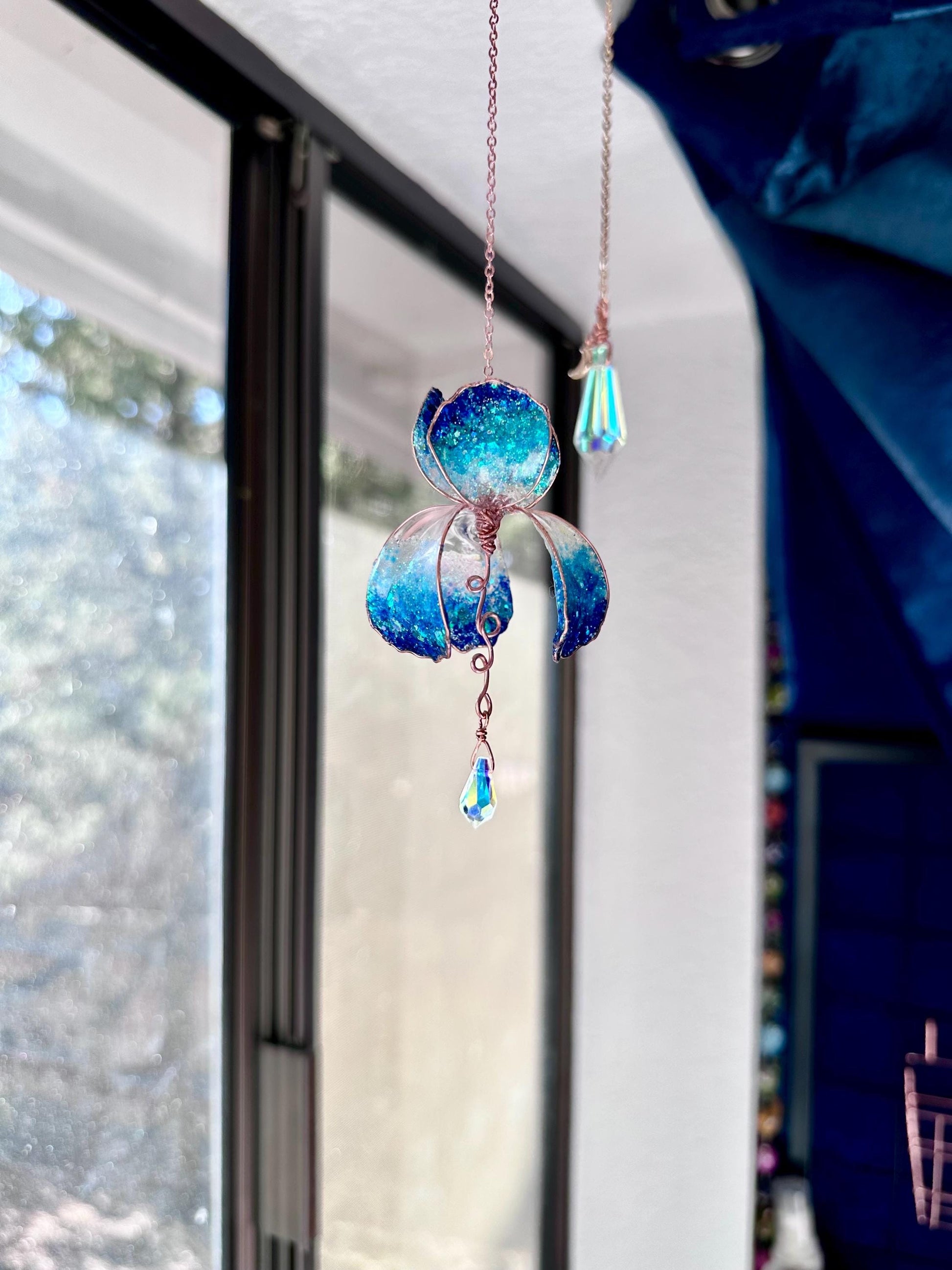 Rear view mirror Ocean Blue Ombre car Window sun catcher mini Copper wire and epoxy Iris flower dangle crystal rainbow prisms gift teacher