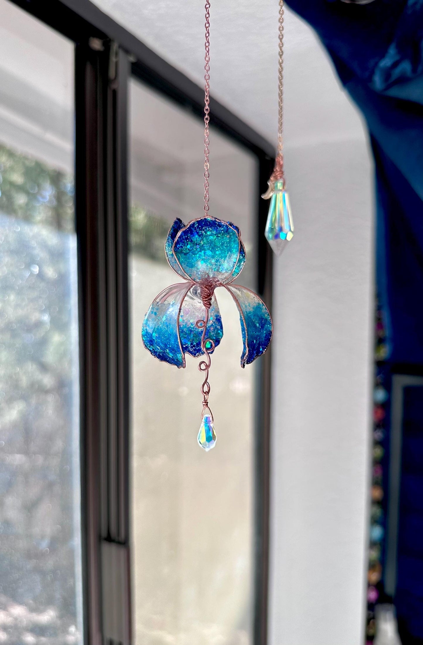 Rear view mirror Ocean Blue Ombre car Window sun catcher mini Copper wire and epoxy Iris flower dangle crystal rainbow prisms gift teacher